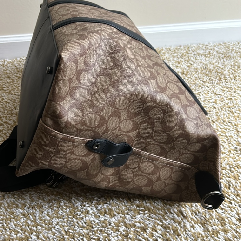 Coach - Picture 14 of 16